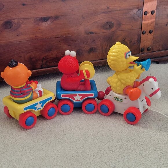 Vintage Sesame Street Big Bird Band Train Musical Pull Toy with Elmo and Ernie - Picture 6 of 12